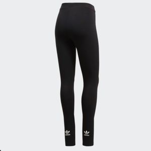 Women’s trefoil black leggings